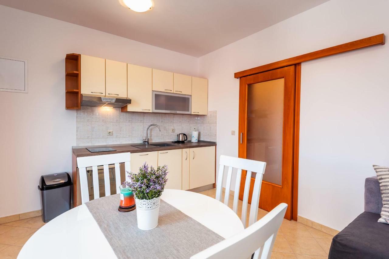 Apartmani Marina Klek Zewnętrze zdjęcie