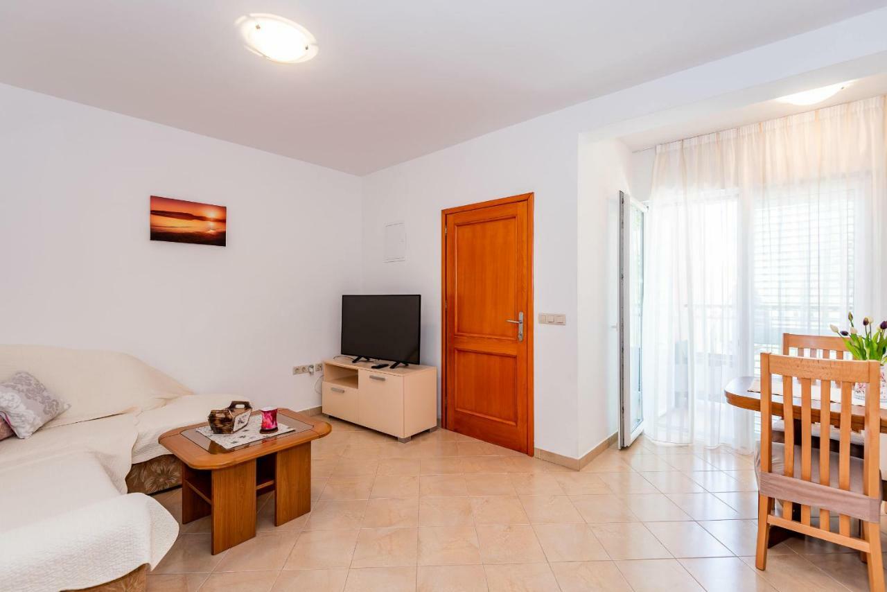Apartmani Marina Klek Zewnętrze zdjęcie