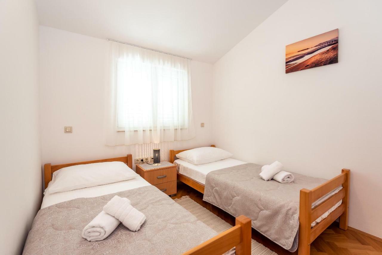 Apartmani Marina Klek Zewnętrze zdjęcie