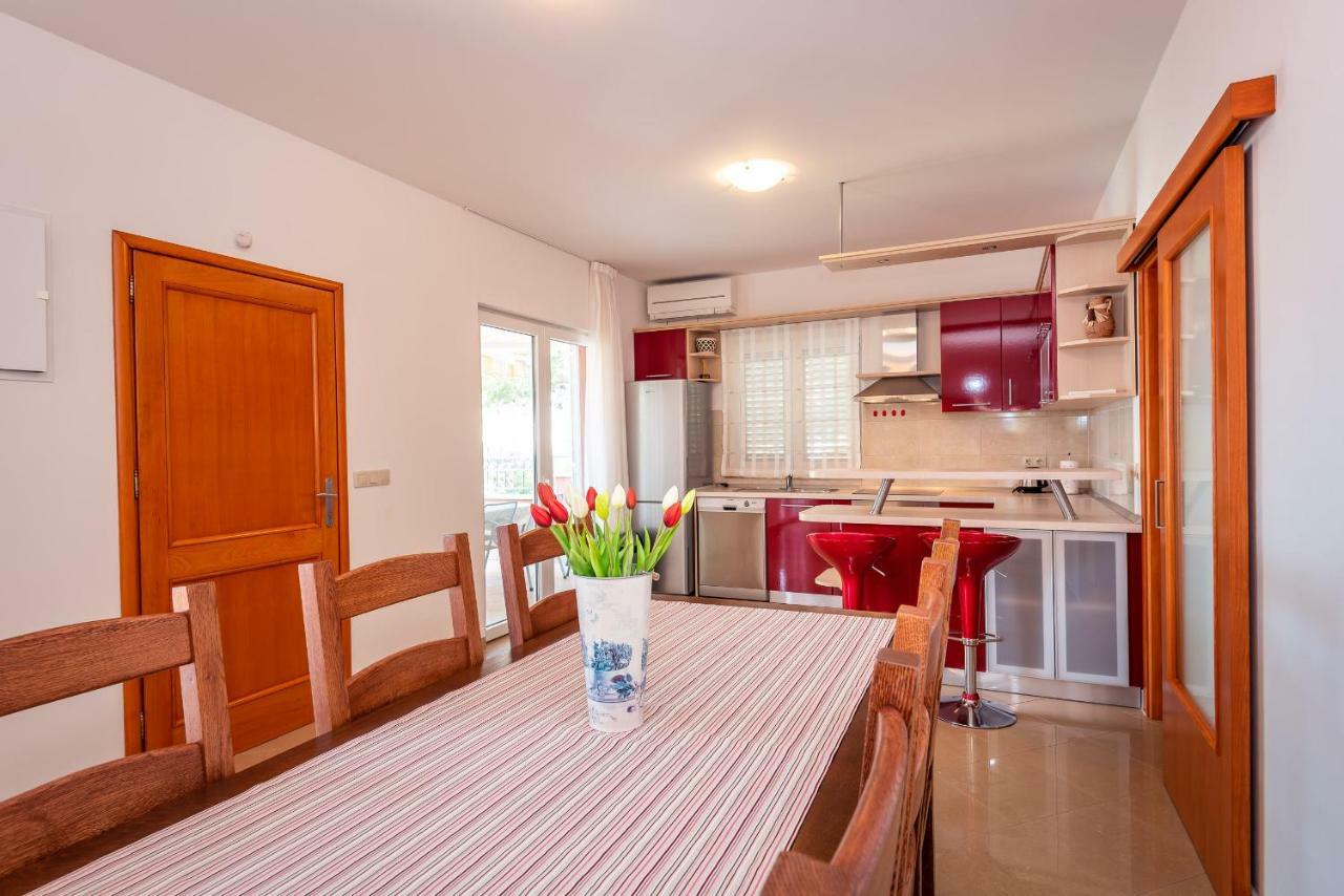 Apartmani Marina Klek Zewnętrze zdjęcie